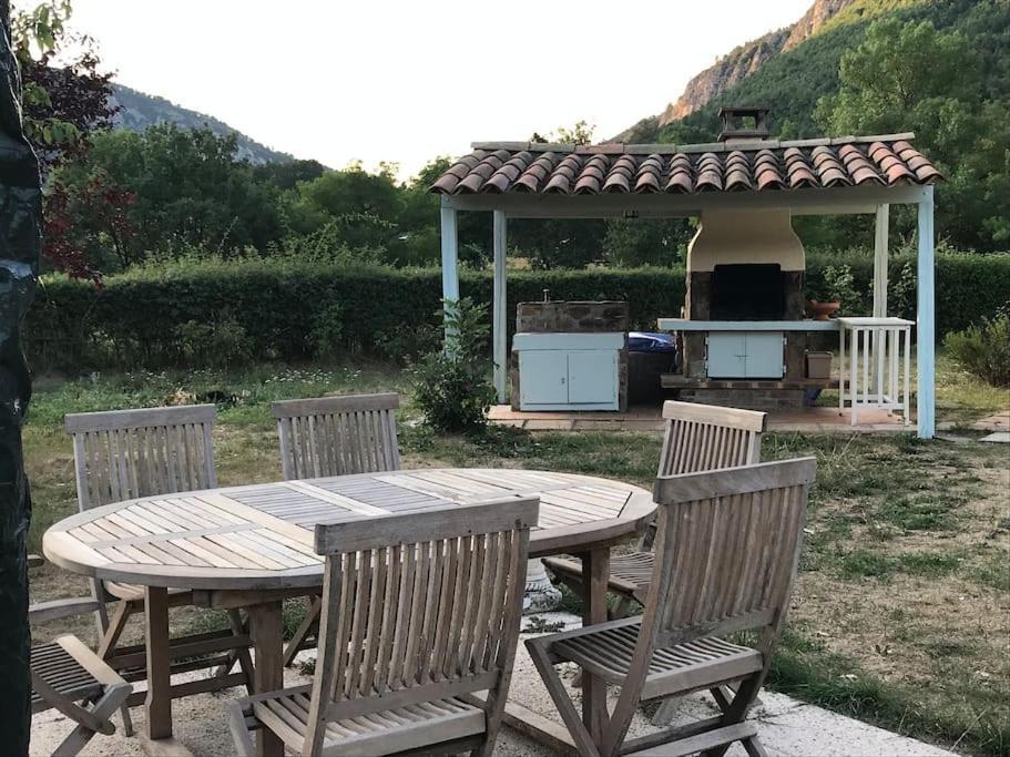 La Maison Des Pins Saint-Julien-du-Verdon Exterior photo